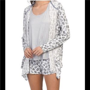 Womens JACLYN INTIMATES 3 Piece Short Sleep Set Grays Snimal Print Size 1X New